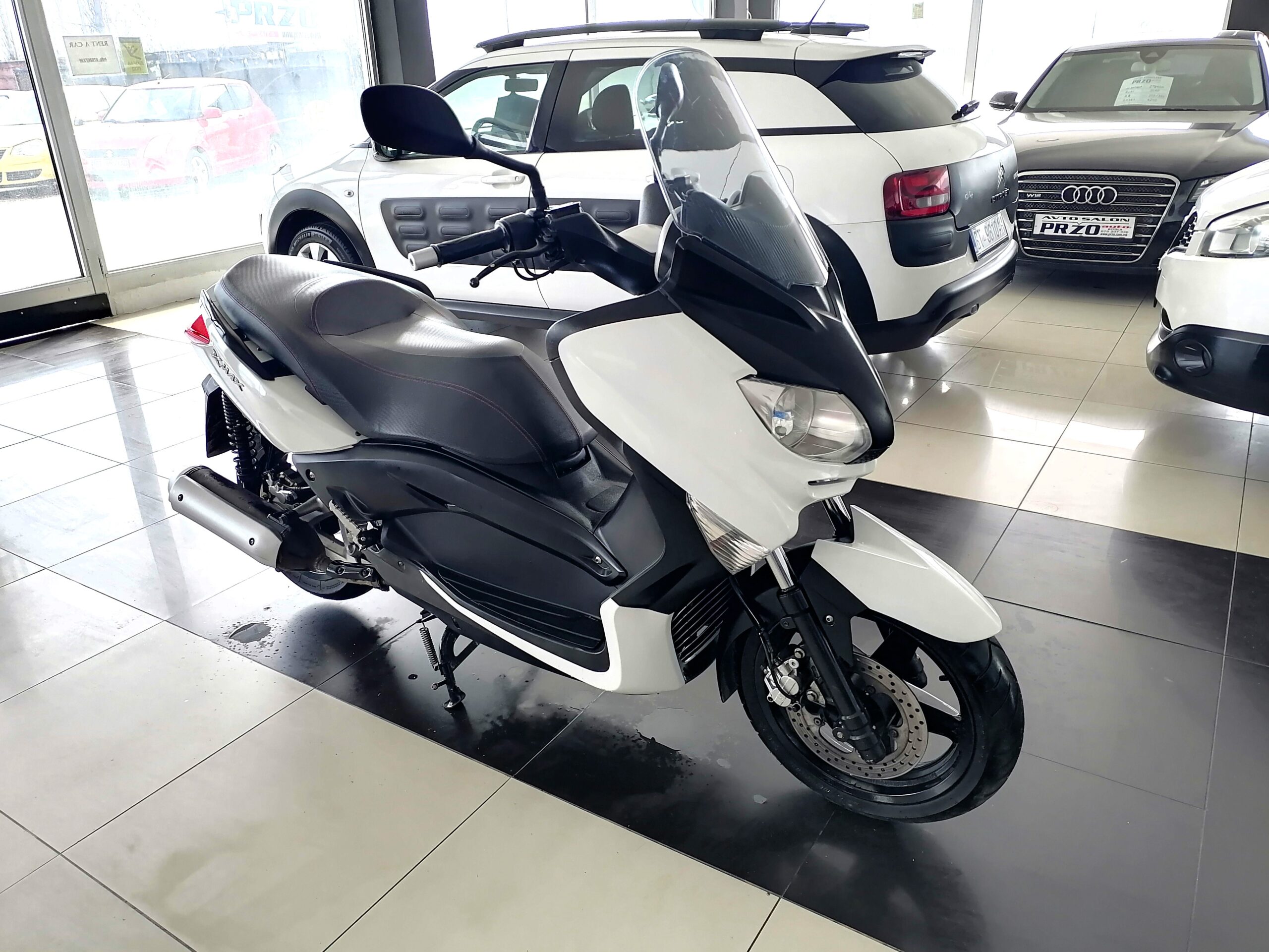 YAMAHA X-MAX